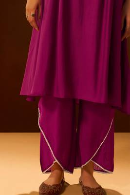 Mauve-pink embroidered suit set with dupatta 4