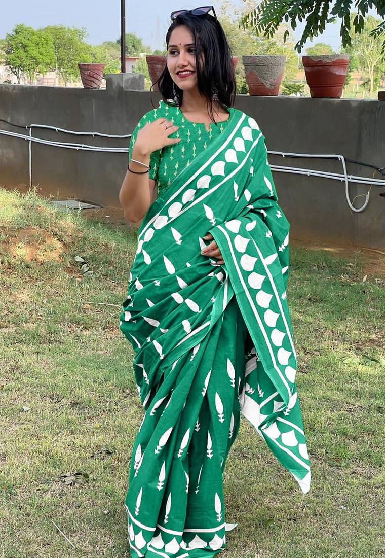 Pure cotton fancy bagru print sarees with blouse pice*