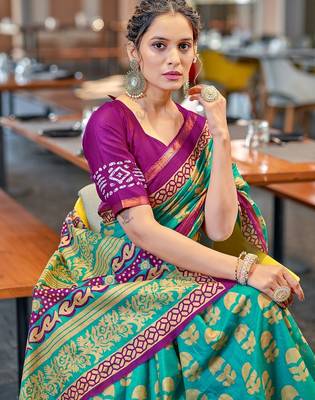 Hand block print with hevay zari bodar sarees 2