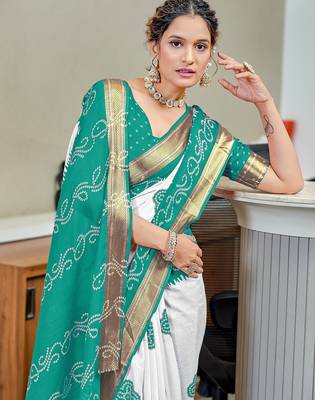 Buti hand block print with hevay zari bodar sarees 3