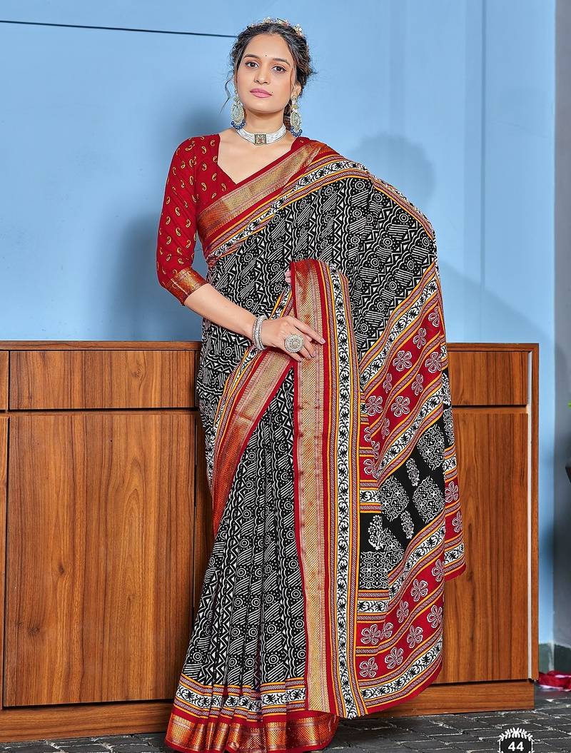 Buti hand block print with hevay zari bodar sarees