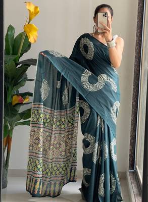 Buti hand block print with hevay zari bodar sarees 1