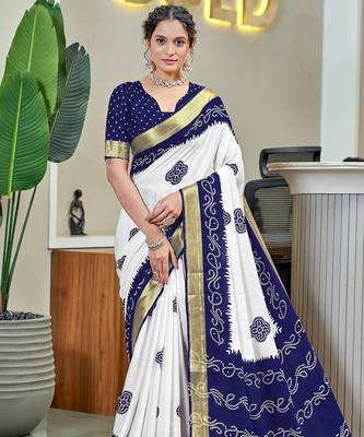 Buti hand block print with hevay zari bodar sarees 1