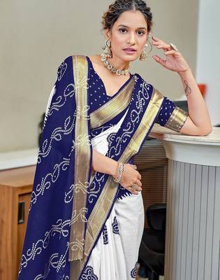 Buti hand block print with hevay zari bodar sarees 3