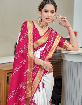 Buti hand block print with hevay zari bodar sarees 3