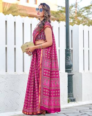 Hand block print with hevay zari bodar sarees 1