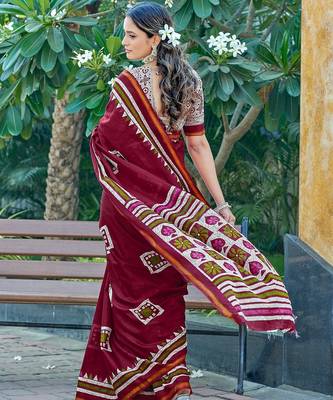 Hand block print with hevay zari bodar sarees 2