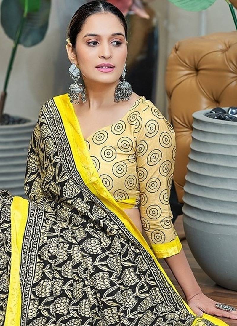 Hand block print with hevay zari bodar sarees