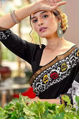 Hand block print with hevay zari bodar sarees