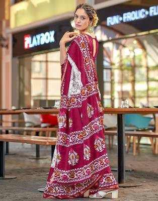 Hand block print with hevay zari bodar sarees 2