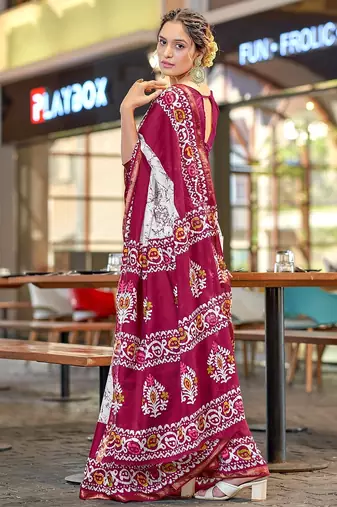 Hand block print with hevay zari bodar sarees