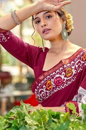 Hand block print with hevay zari bodar sarees