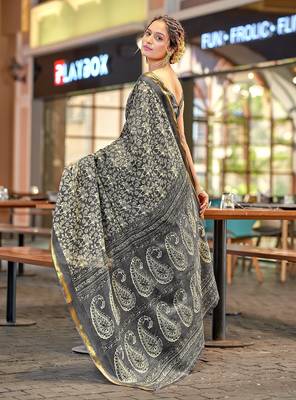 Hand block print with hevay zari bodar sarees 2