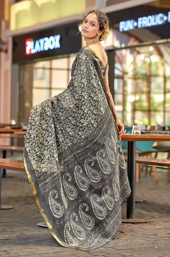 Hand block print with hevay zari bodar sarees