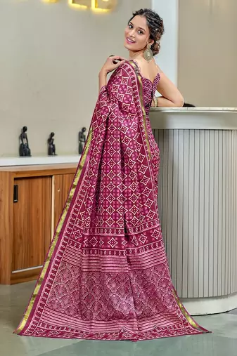 Hand block print with hevay zari bodar sarees