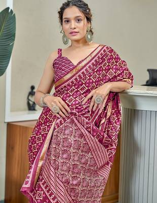 Hand block print with hevay zari bodar sarees 3