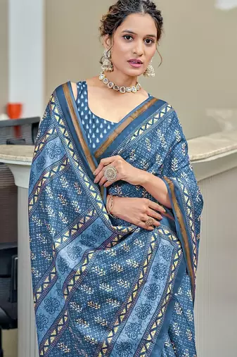 Hand block print with hevay zari bodar sarees