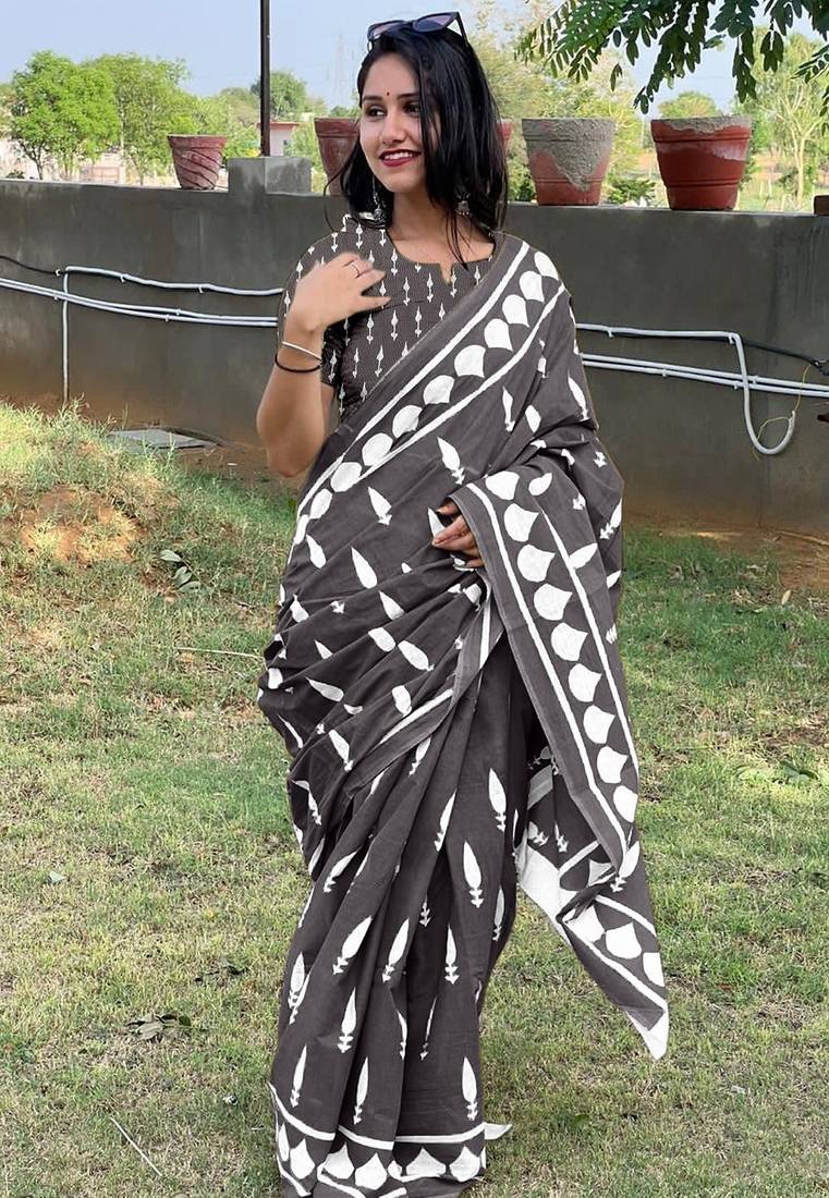 Pure cotton fancy bagru print sarees with blouse pice*