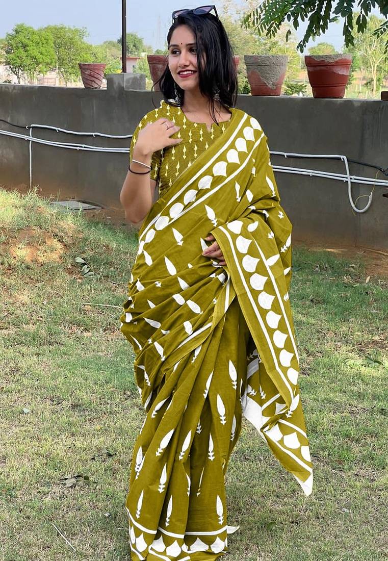 Pure cotton fancy bagru print sarees with blouse pice*