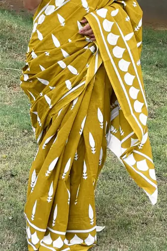 Pure cotton fancy bagru print sarees with blouse pice*