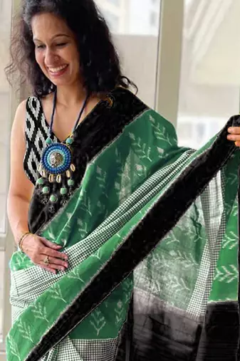 Pure cotton fancy ikkat print sarees with blouse pice*