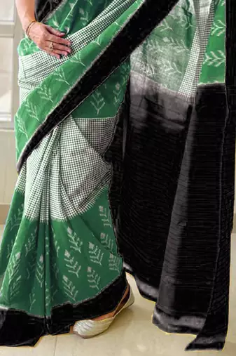 Pure cotton fancy ikkat print sarees with blouse pice*