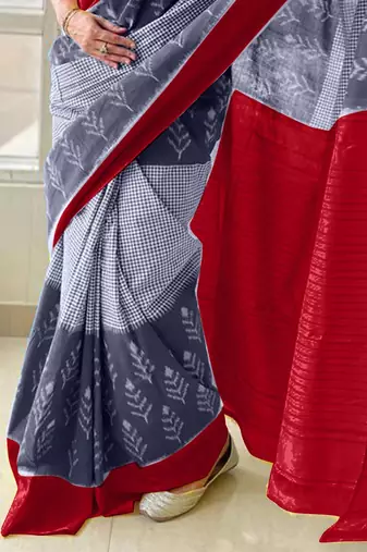 Pure cotton fancy ikkat print sarees with blouse pice*