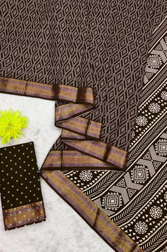 Beutiful bagru bandhani printed sarees with hevy zari bordar
