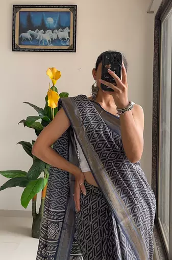 Beutiful bagru bandhani printed sarees with hevy zari bordar