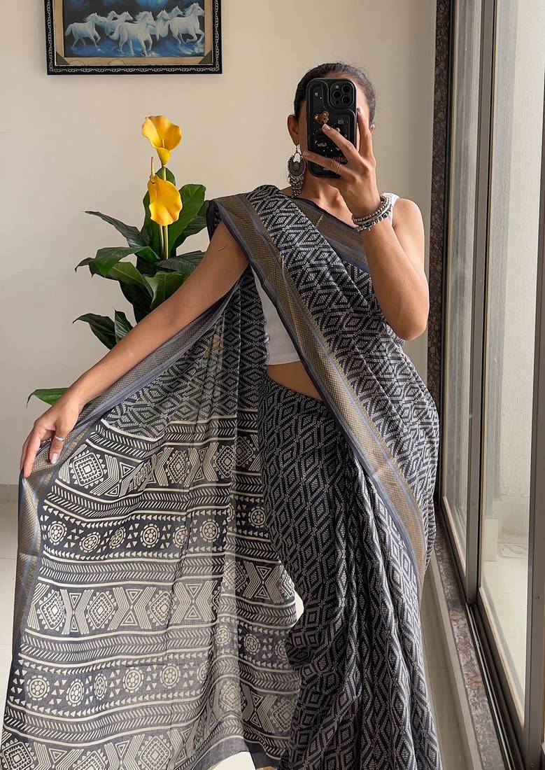 Beutiful bagru bandhani printed sarees with hevy zari bordar