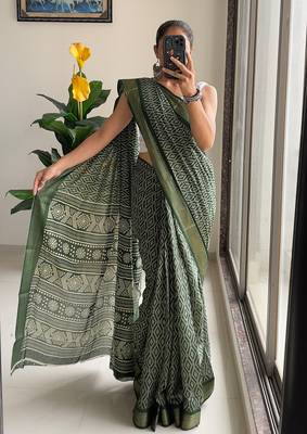 Beutiful bagru bandhani printed sarees with hevy zari bordar 2