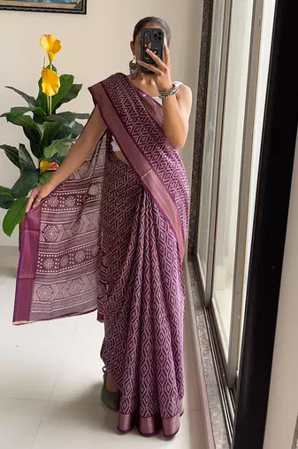 Beutiful bagru bandhani printed sarees with hevy zari bordar