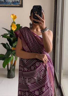 Beutiful bagru bandhani printed sarees with hevy zari bordar 3