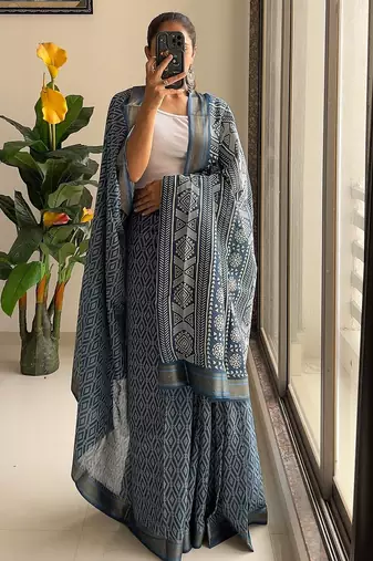 Beutiful bagru bandhani printed sarees with hevy zari bordar