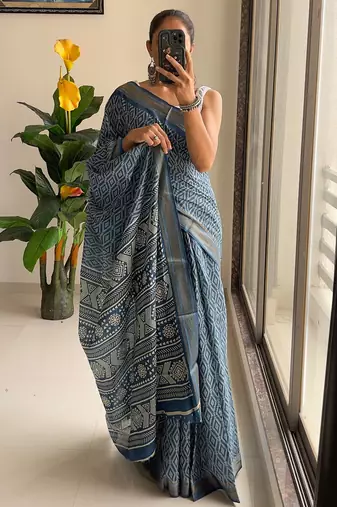 Beutiful bagru bandhani printed sarees with hevy zari bordar