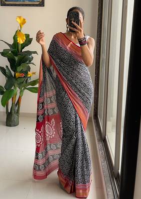 Beutiful bagru bandhani printed sarees with hevy zari bordar 1