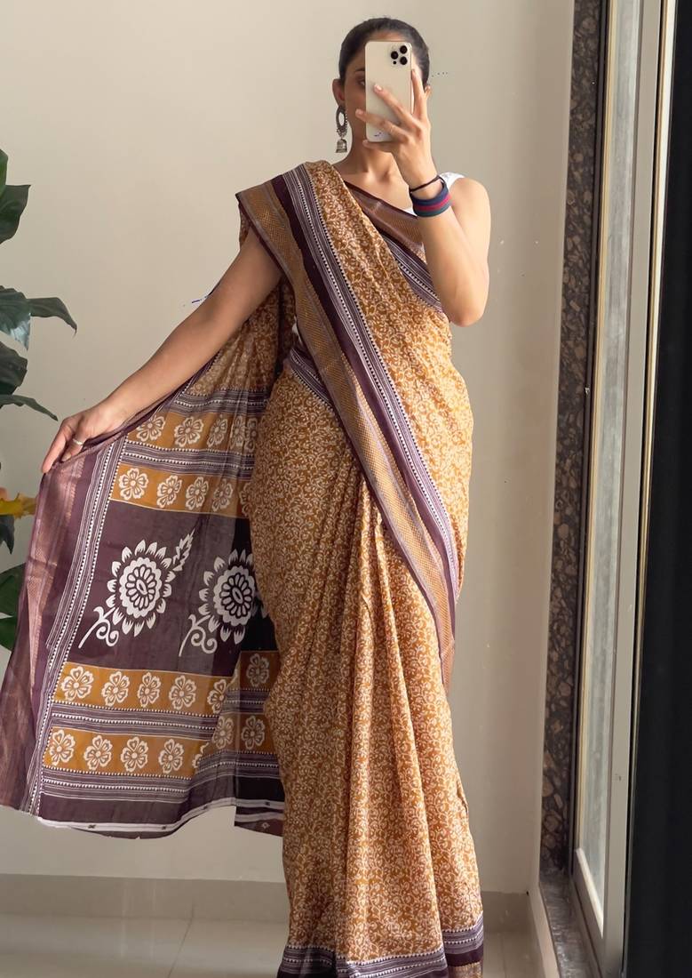 Beutiful bagru bandhani printed sarees with hevy zari bordar