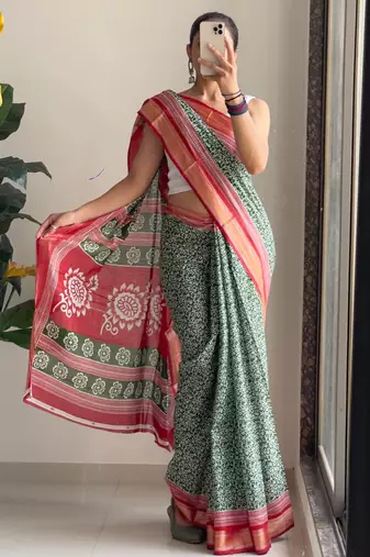 Beutiful bagru bandhani printed sarees with hevy zari bordar