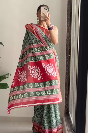 Beutiful bagru bandhani printed sarees with hevy zari bordar