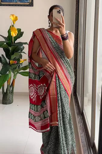 Beutiful bagru bandhani printed sarees with hevy zari bordar