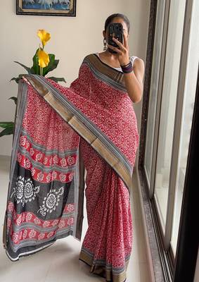 Beutiful bagru bandhani printed sarees with hevy zari bordar 2