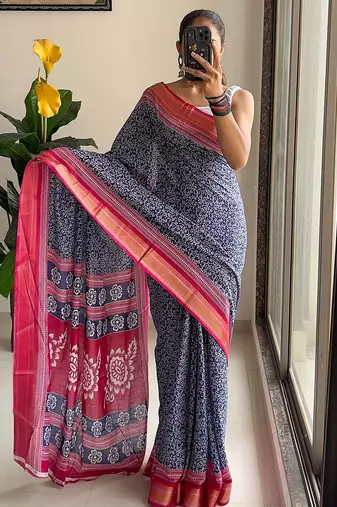 Beutiful bagru bandhani printed sarees with hevy zari bordar