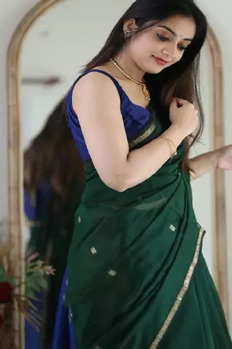 Dark green elegant silk blend saree