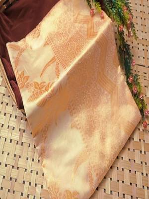 Golden traditional silk blend wedding saree 4