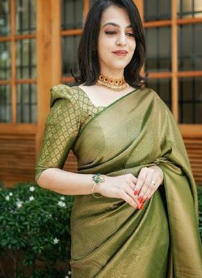 Elegant olive green silk blend saree 5