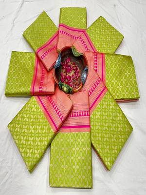 Traditional green pink silk blend saree 4