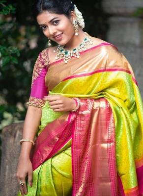Traditional green pink silk blend saree 5