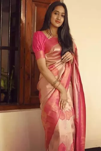 Elegant peach pink silk blend saree