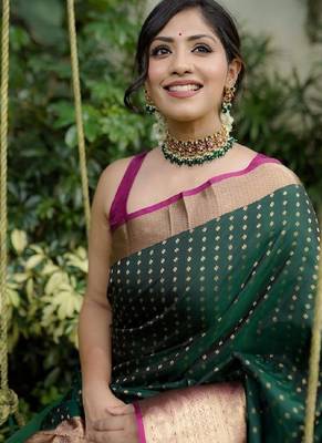 Elegant dark green traditional silk blend saree 2