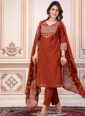 Beautiful jaipuri a women's rust orange cotton printed kurti set with a dupatta 2